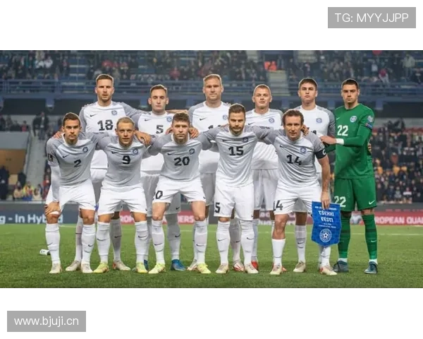 本泽马展现领袖风范，助球队状态回暖，力压对手晋级新阶段