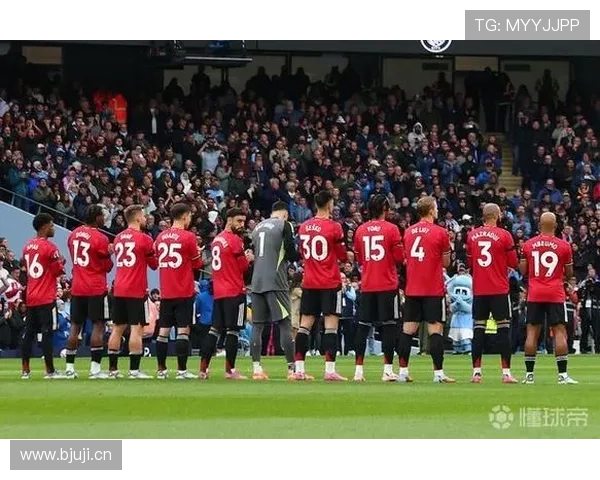 曼联更衣室矛盾再度曝光,内部氛围紧张对球队稳定性造成影响