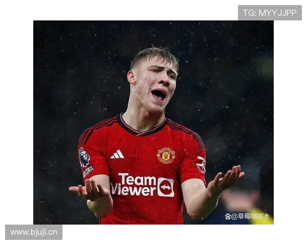 曼联重建困境,持续调整阵容背景下,球队稳定性面临考验