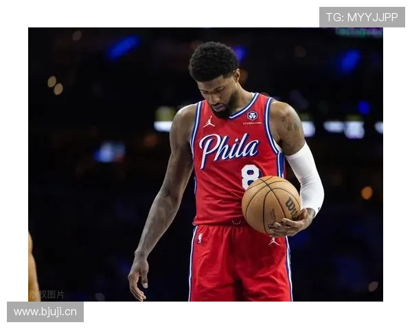 保罗·乔治家的冰箱里塞满了蛋白粉，连瓶冰可乐都找不到